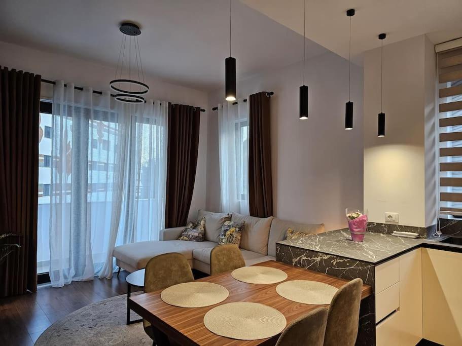 Deluxe Flat With Garden_Tirana Daire Dış mekan fotoğraf