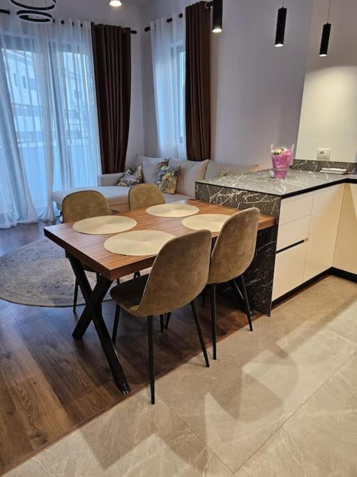 Deluxe Flat With Garden_Tirana Daire Dış mekan fotoğraf